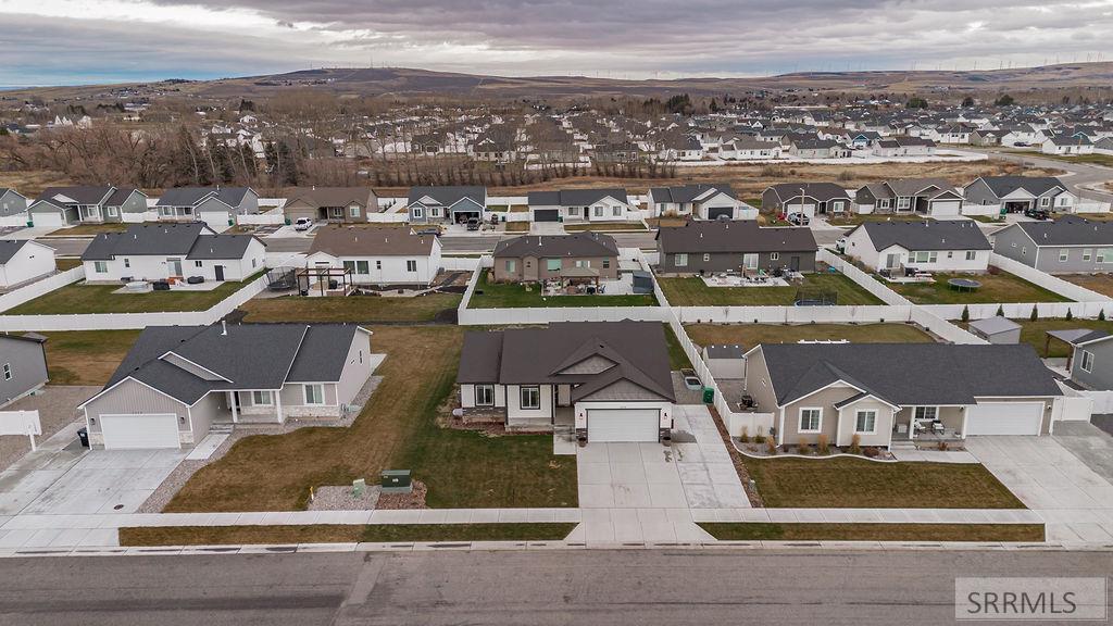 4232 Athlen Way Idaho Falls, ID 83401 - Photo 3 of 63