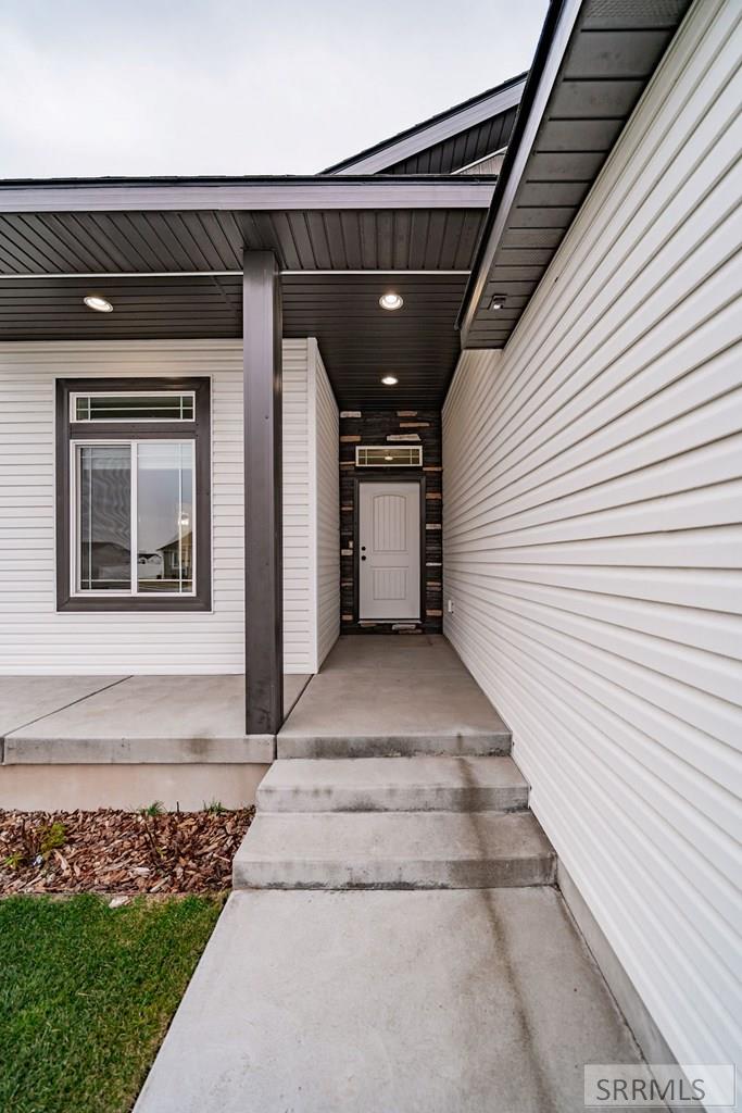 4232 Athlen Way Idaho Falls, ID 83401 - Photo 7 of 63