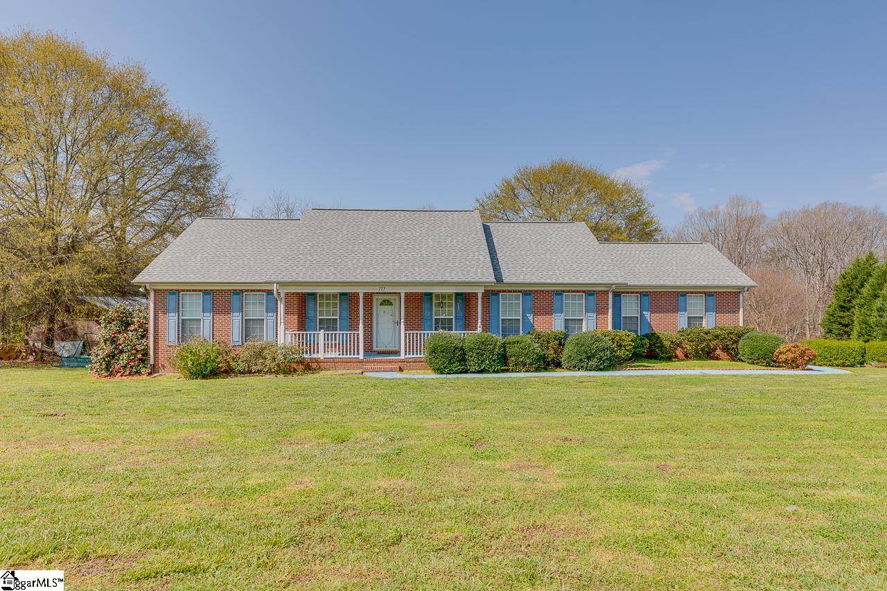 707 Holland Road Simpsonville, SC 29681 - Photo 1 of 36 Gallery Image 1