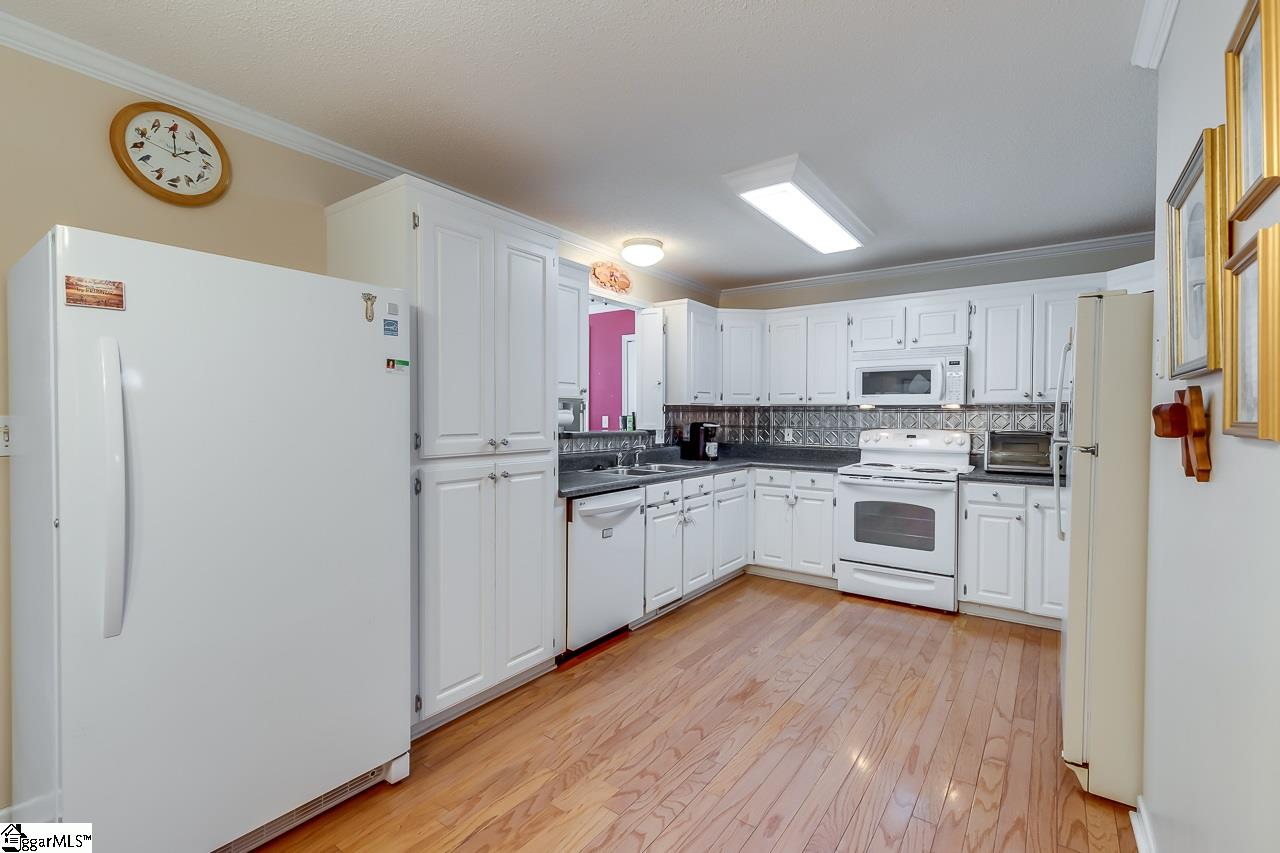 707 Holland Road Simpsonville, SC 29681 - Photo 6 of 36 Gallery Image 6