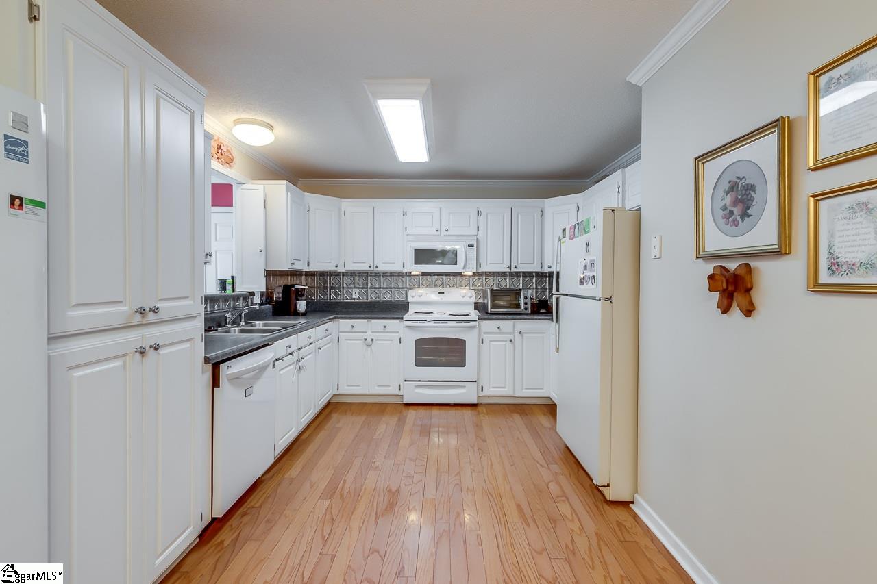 707 Holland Road Simpsonville, SC 29681 - Photo 7 of 36 Gallery Image 7