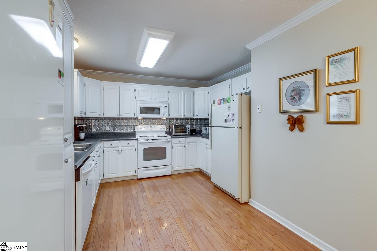 707 Holland Road Simpsonville, SC 29681 - Photo 8 of 36 Gallery Image 8