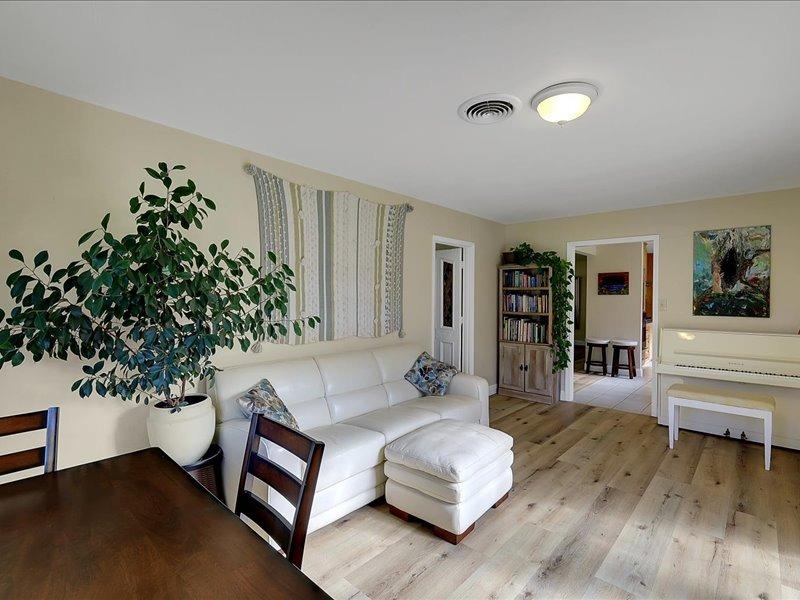 13001 Yuba-Nevada Road Dobbins, CA 95935 - Photo 33 of 63 a living room with furniture and a potted plant