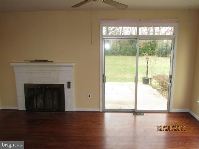 7012 Beverly Lane Springfield, VA 22150 - Photo 2 of 11 Family Room
