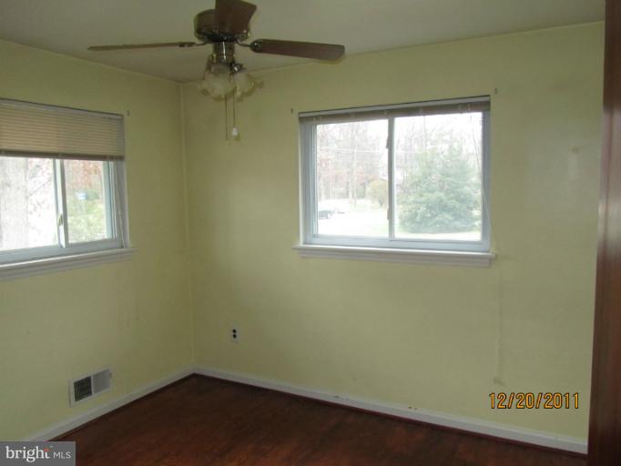 7012 Beverly Lane Springfield, VA 22150 - Photo 5 of 11 Bedroom