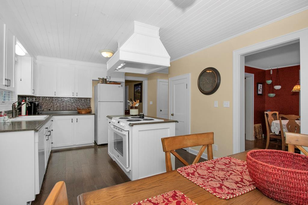 150 Aquone Road Andrews, NC 28901 - Photo 12 of 55 Gallery Image 12