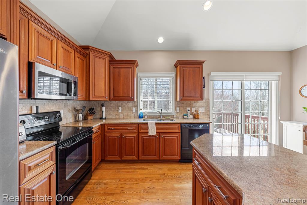 565 Andover Court Rochester Hills, MI 48306 - Photo 15 of 50