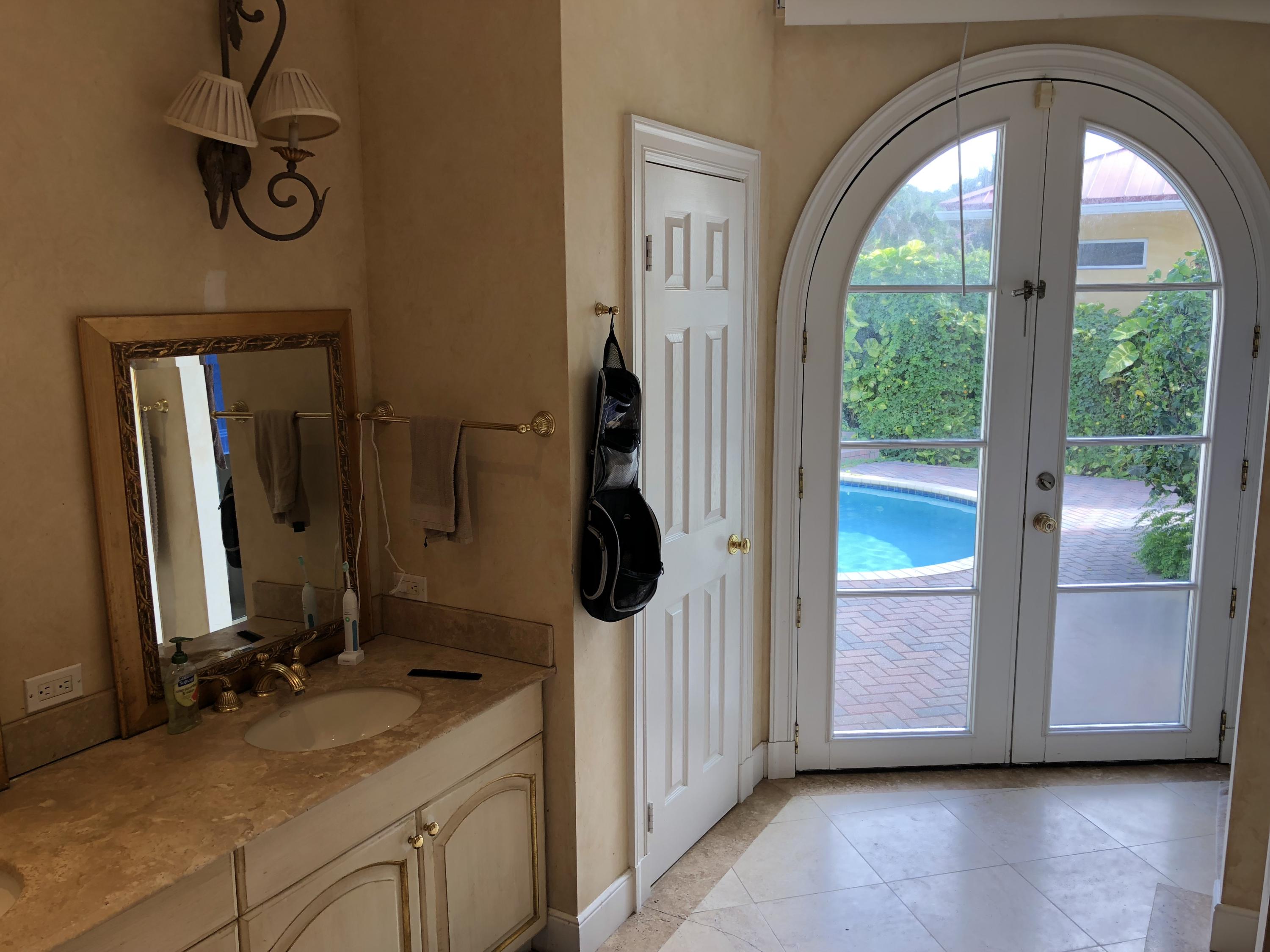 381 Potter Road West Palm Beach, FL 33405 - Photo 4 of 12 IMG_0008