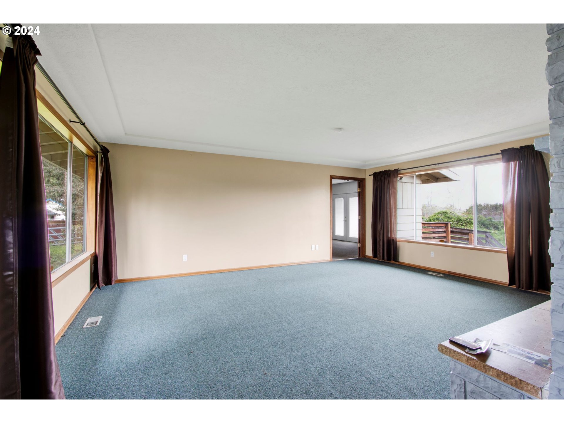 5039 Southeast Chase Road Gresham, OR 97080 - Photo 4 of 17 Gallery Image 4