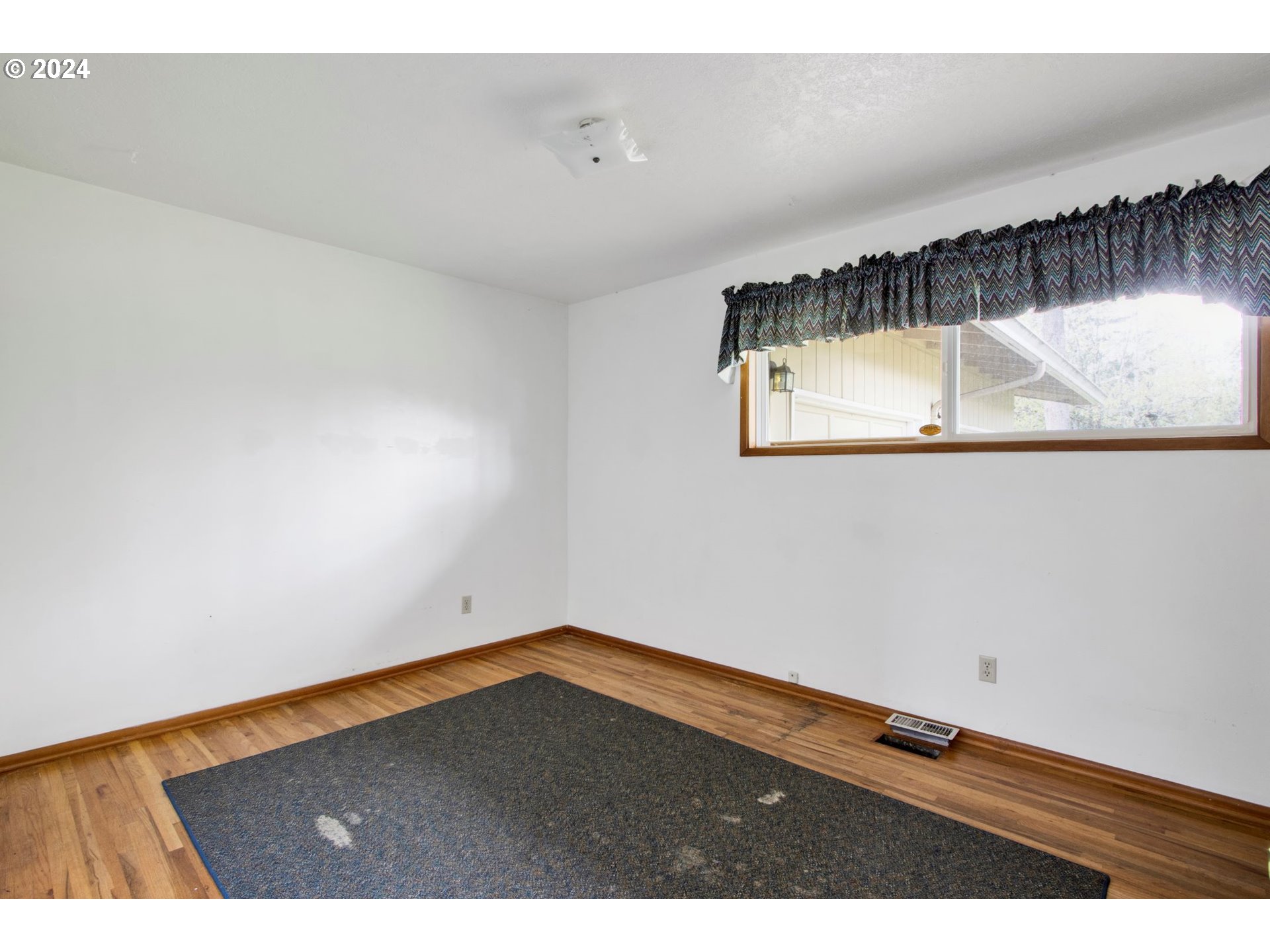 5039 Southeast Chase Road Gresham, OR 97080 - Photo 10 of 17 Gallery Image 10