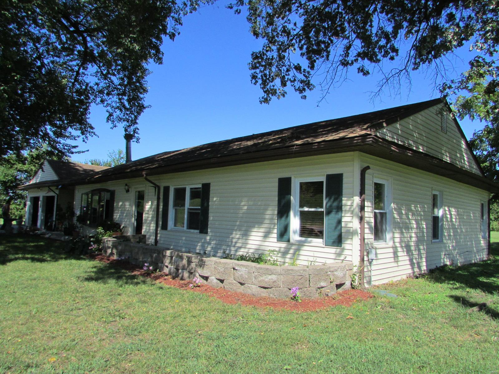 1551 Canal Road Hartford, IL 62048 - Photo 2 of 25 Gallery Image 2