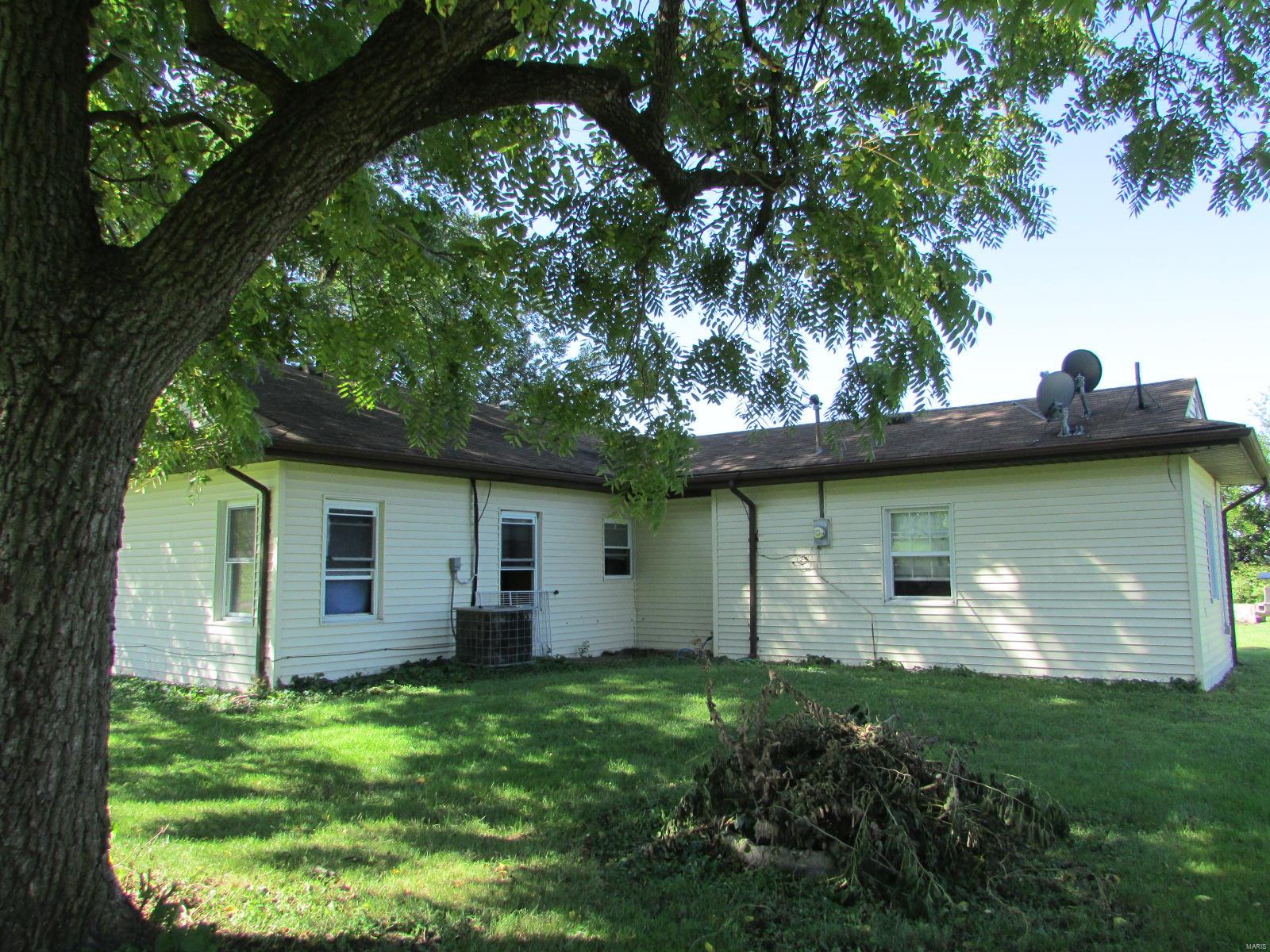 1551 Canal Road Hartford, IL 62048 - Photo 4 of 25 Gallery Image 4
