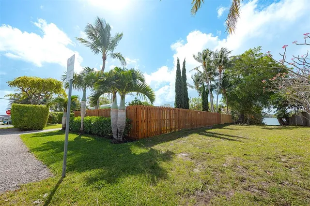 $1,099,000 | 1924 Northeast 18th Street, Fort Lauderdale, FL 33304