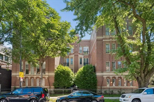 $550,000 | 3845 North Ashland Avenue, Unit 4E, Chicago, IL 60613
