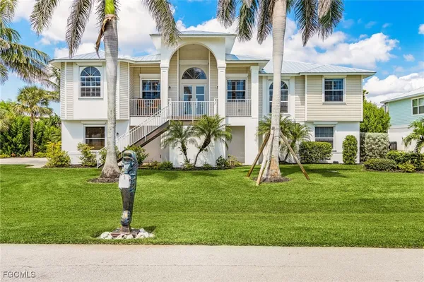 $1,299,000 | 3351 Barra Circle, Sanibel, FL 33957