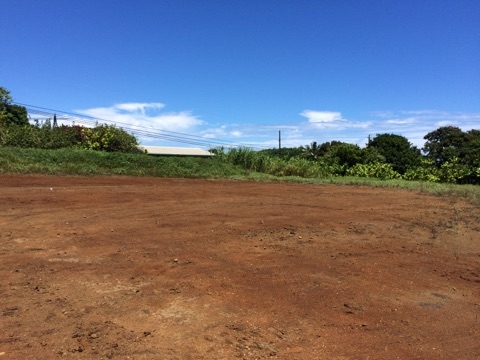 225 South Holokai Road Haiku, HI 96708 - Photo 6 of 10 a view of a lake with beach and green space