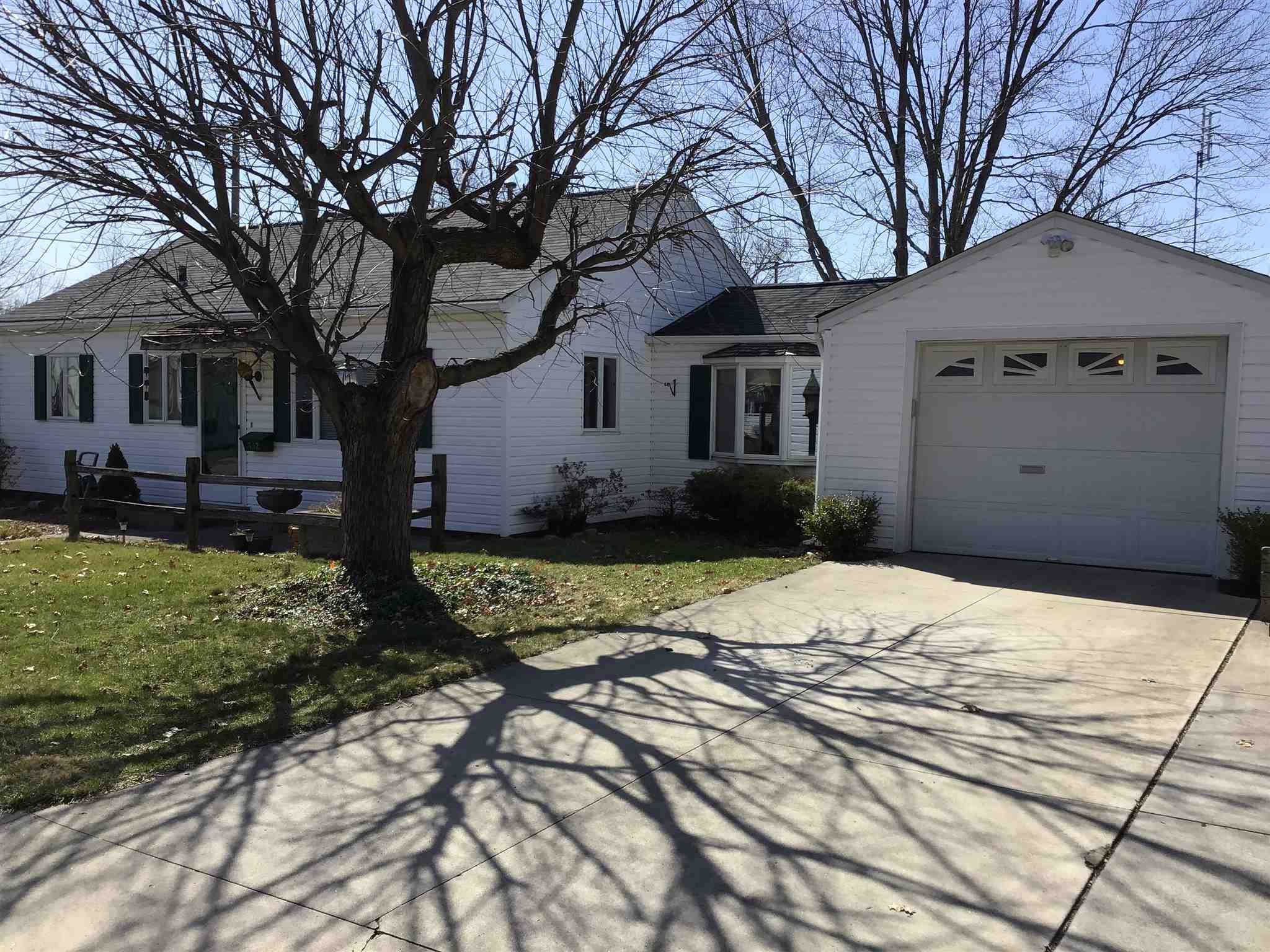 742 Cleveland Street Decatur, IN 46733 - Photo 1 of 22
