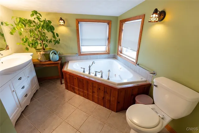 $224,900 | 210 Melrose Drive, Clay, NY 13212