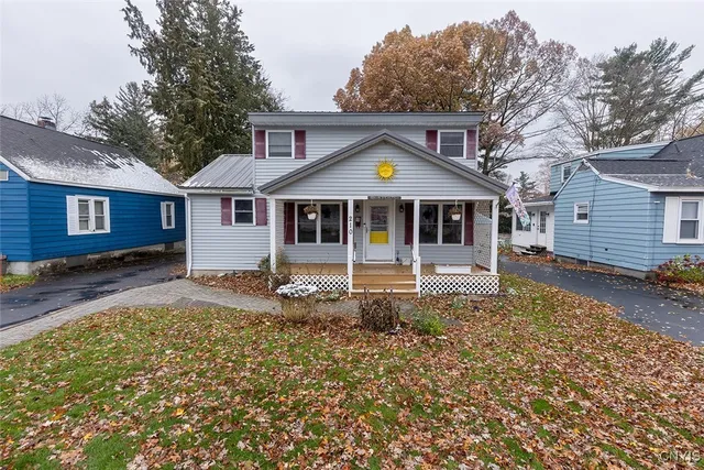 $224,900 | 210 Melrose Drive, Clay, NY 13212