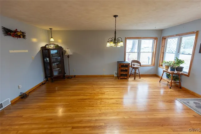 $224,900 | 210 Melrose Drive, Clay, NY 13212