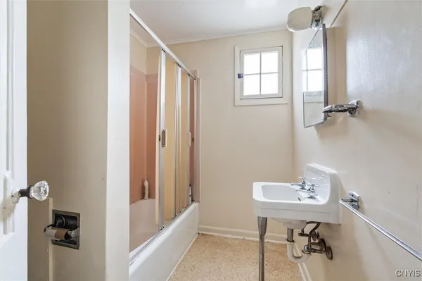 $175,500 | 1 Seneca Avenue, Vernon, NY 13421