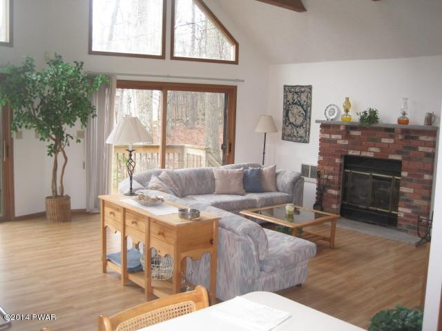 135 Tanager Road Lackawaxen, PA 18435 - Photo 6 of 49