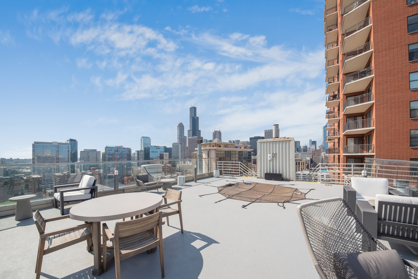 40 East 9th Street, Unit 715 Chicago, IL 60605 - Photo 14 of 19 a view of a terrace with sitting area