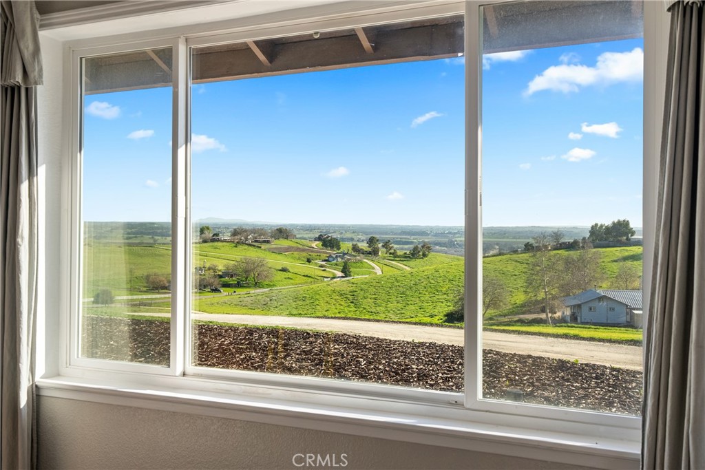 2245 Rancho Lomas Way San Miguel, CA 93451 - Photo 22 of 52 a view of sky from a window