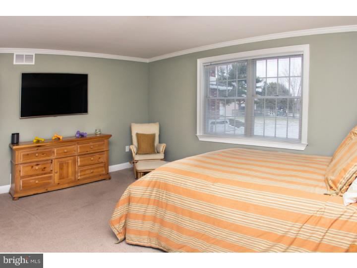 381 Forked Neck Road Shamong, NJ 08088 - Photo 17 of 25 Bedroom - Main