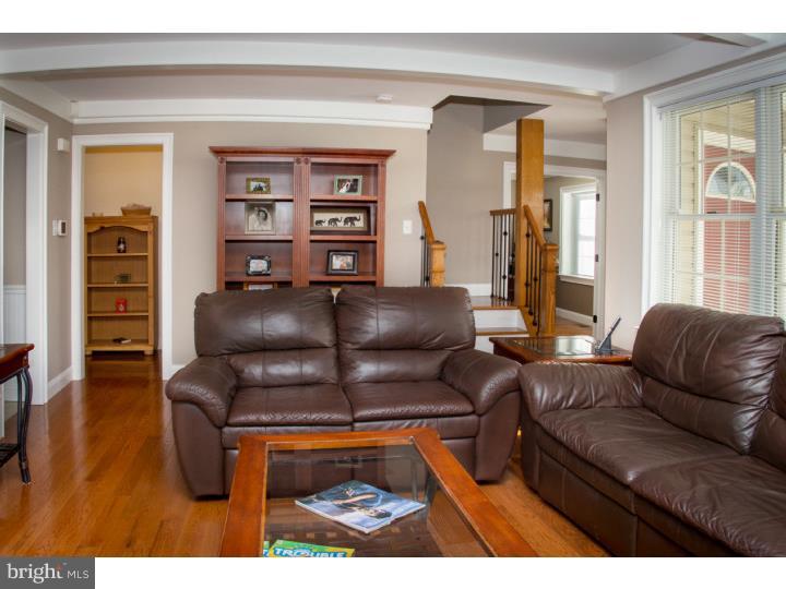 381 Forked Neck Road Shamong, NJ 08088 - Photo 4 of 25 Living Room