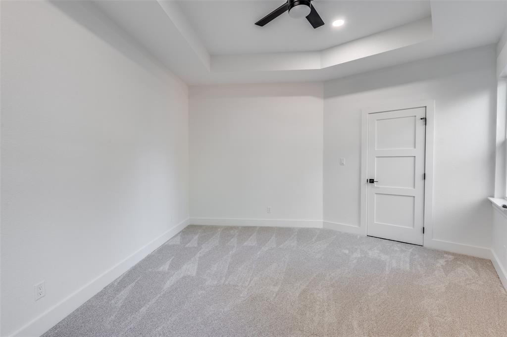 1013 Murphy Street Gainesville, TX 76240 - Photo 16 of 22 a view of an empty room