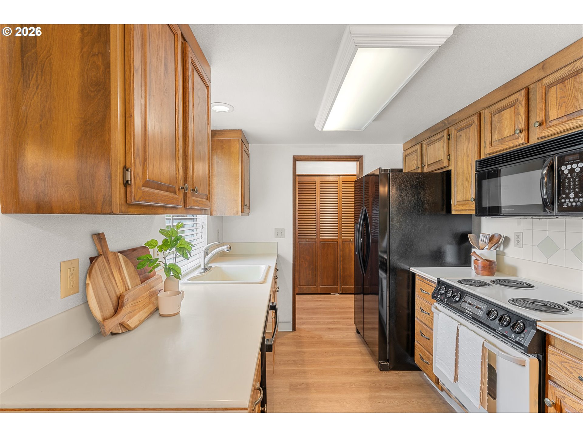 10935 Southwest Meadowbrook Drive Portland, OR 97224 - Photo 11 of 21
