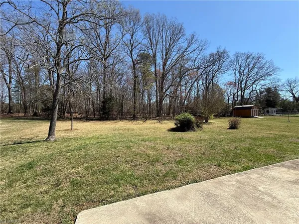 $1,995 | 831 Delmonte Drive Northwest, Winston-Salem, NC 27106