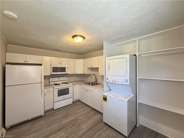 $1,995 | 831 Delmonte Drive Northwest, Winston-Salem, NC 27106