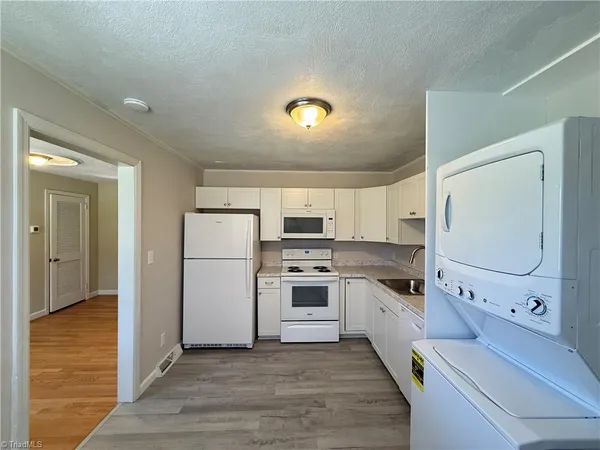 $1,995 | 831 Delmonte Drive Northwest, Winston-Salem, NC 27106