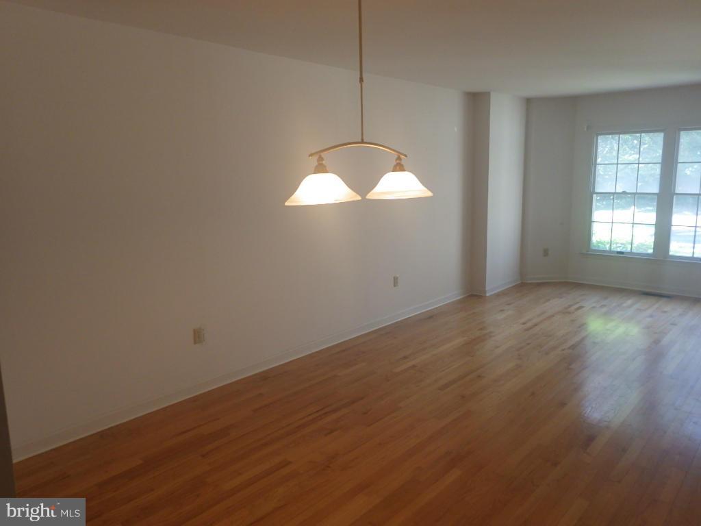 128 Spring Pl Way Annapolis, MD 21401 - Photo 3 of 11 Dining Room