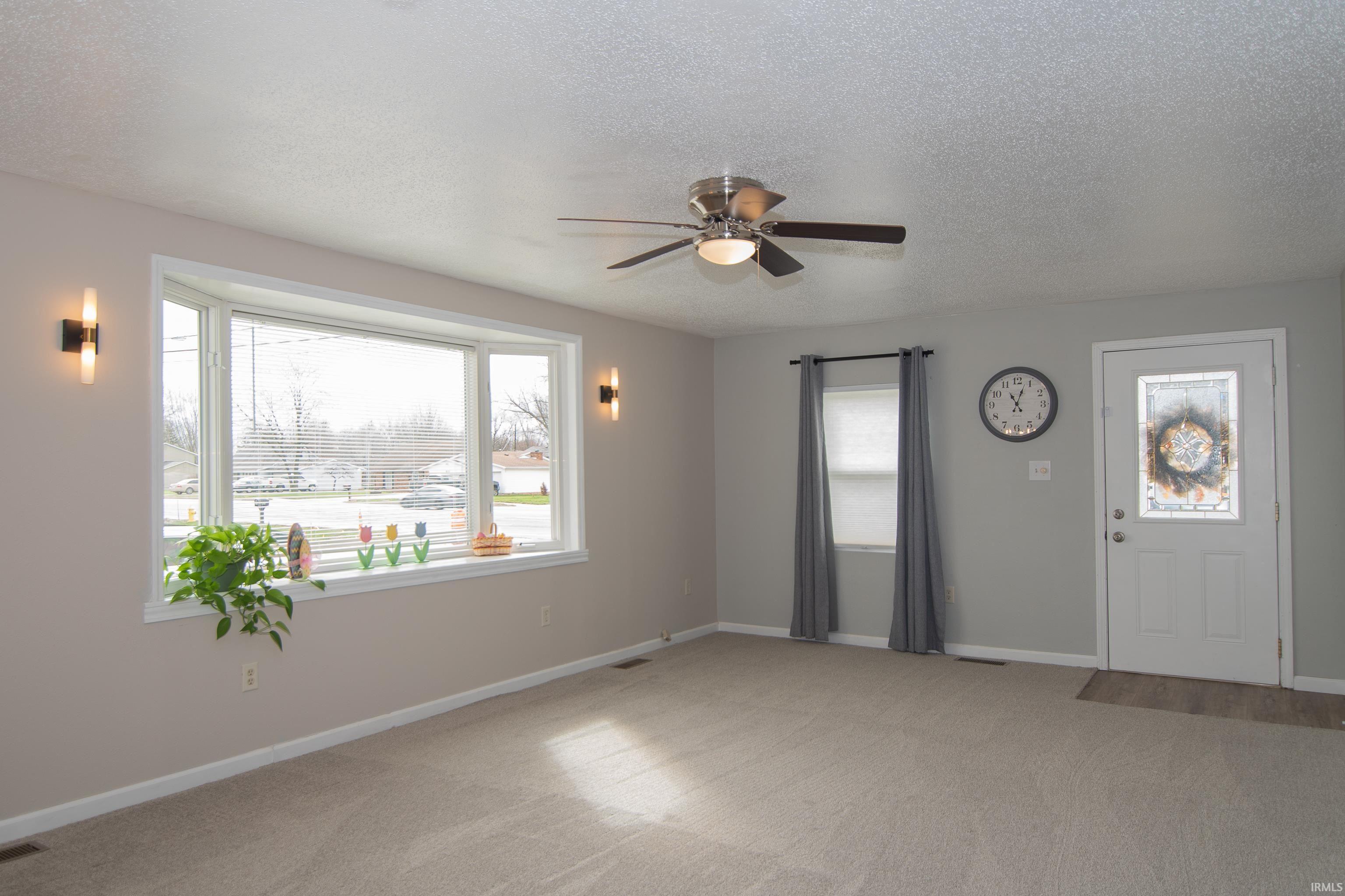 5223 Stellhorn Road Fort Wayne, IN 46835 - Photo 2 of 30