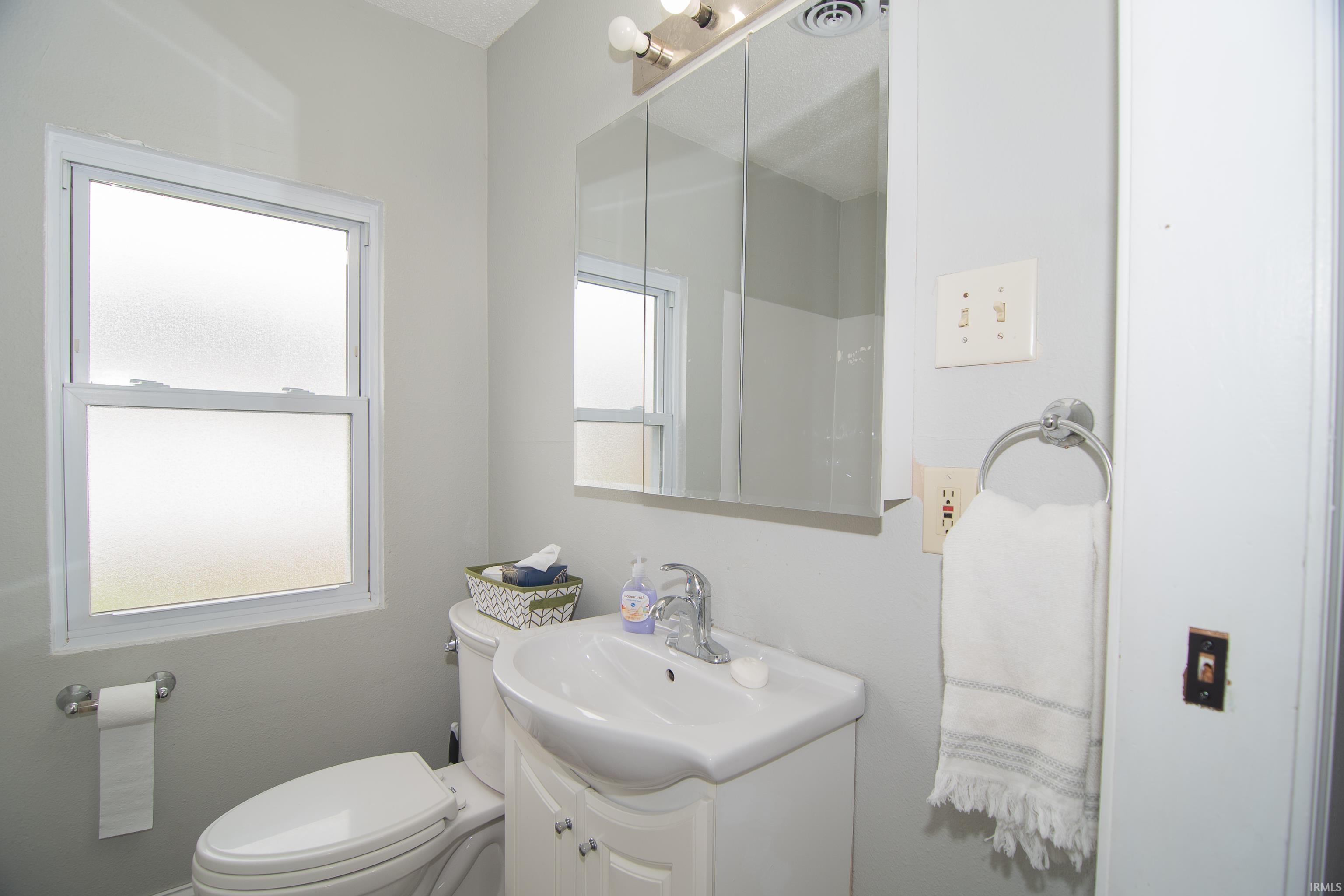 5223 Stellhorn Road Fort Wayne, IN 46835 - Photo 8 of 30