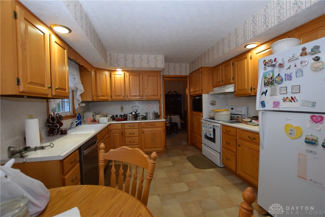 2126 Liberty Road New Carlisle, OH 45344 - Photo 9 of 43