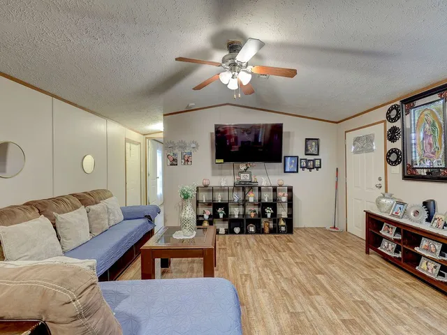 $224,900 | 230 Gato Road, Cedar Creek, TX 78612