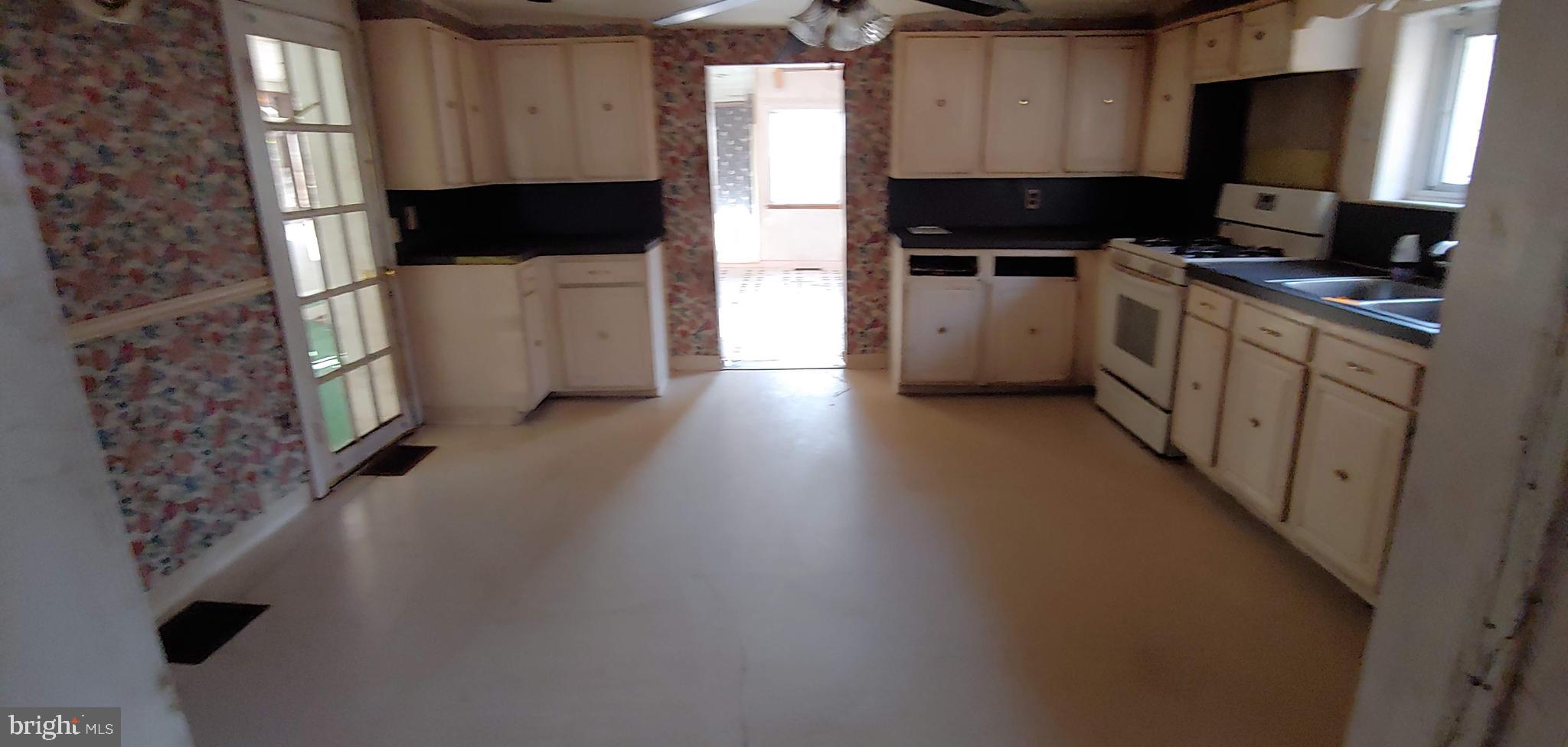 20 Timacula Road Coatesville, PA 19320 - Photo 5 of 11 Kitchen