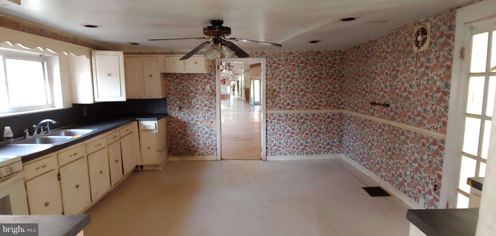 20 Timacula Road Coatesville, PA 19320 - Photo 6 of 11 Kitchen