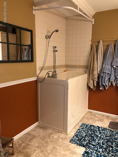 610 South Roth Street Reed City, MI 49677 - Photo 24 of 48 IMG_6016