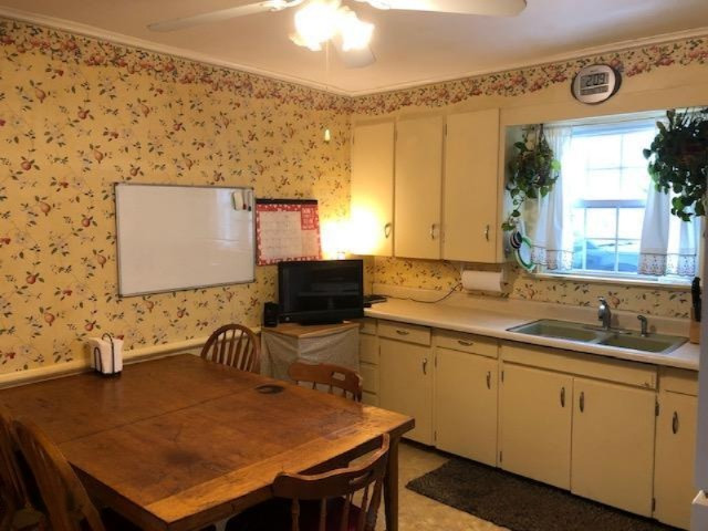 610 South Roth Street Reed City, MI 49677 - Photo 10 of 48 IMG_5998