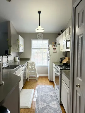 $2,100 | 106 Allerton Drive, Unit 74G6, Schaumburg, IL 60194