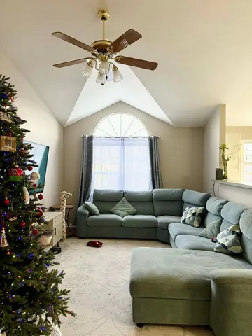 $2,100 | 106 Allerton Drive, Unit 74G6, Schaumburg, IL 60194