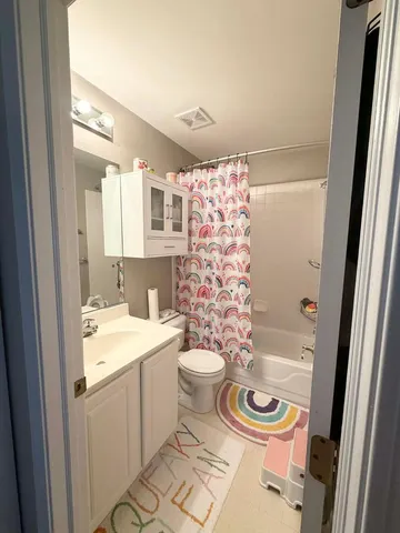 $2,100 | 106 Allerton Drive, Unit 74G6, Schaumburg, IL 60194