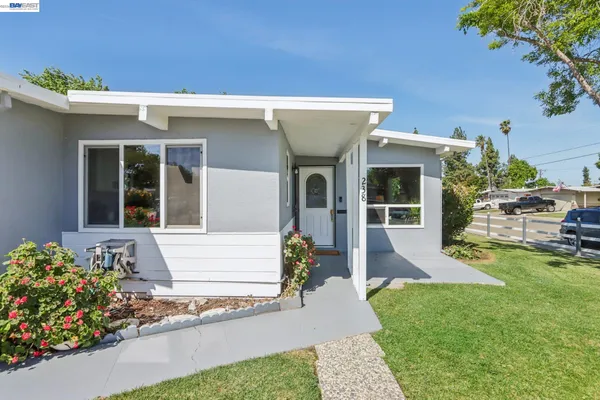 $1,100,000 | 238 Bluebird Avenue, Livermore, CA 94551