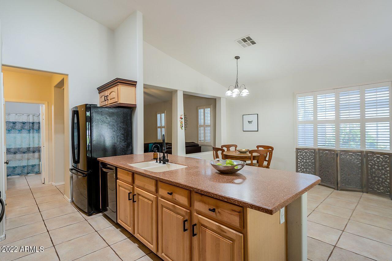 4110 West Vineyard Road Phoenix, AZ 85041 - Photo 16 of 39 Gallery Image 16