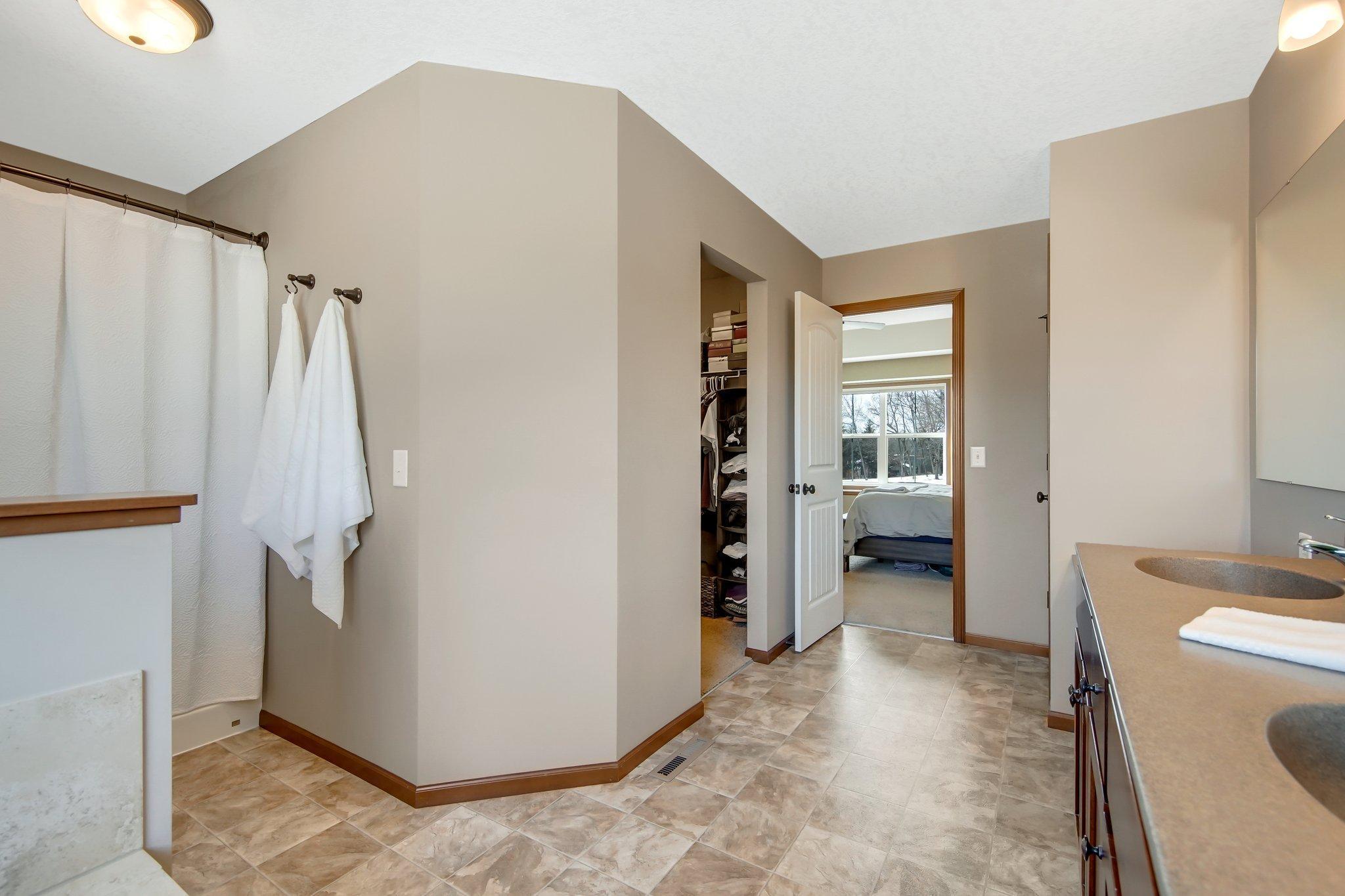 2244 Woodlyn Ridge Court Mound, MN 55364 - Photo 22 of 40